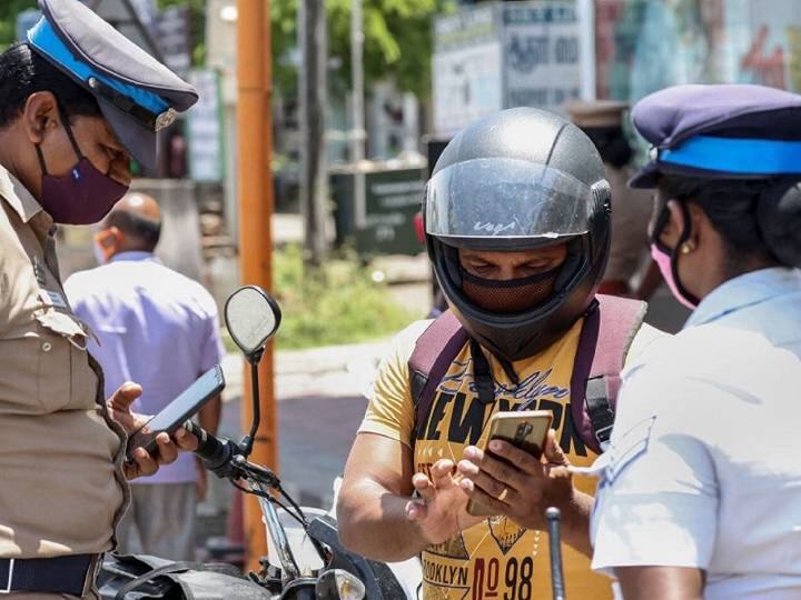 மக்களே உஷார்! பைக் பின்னால் இருப்பவர்களுக்கும் ஹெல்மெட் கட்டாயம்! கட்டம் கட்டும் போலீஸார்!