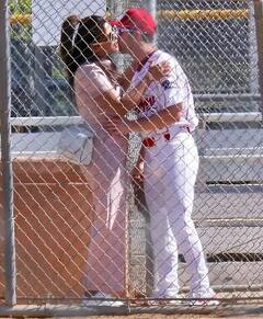 पति के साथ क्वलिटी टाइम स्पैंड कर रही हैं प्रियंका चोपड़ा, सामने आईं ये कोज़ी तस्वीरें