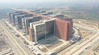 4200 ઓફિસ સાથે સુરત ડાયમંડ બુર્સનું 100 ટકા કામ પૂર્ણ, જાણો ક્યારે થશે ઉદ્ઘાટન