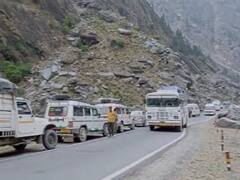 Uttarkashi News: चारधाम में ट्रैफिक व्यवस्था से यात्री परेशान, भूखे-प्यासे आठ से दस घंटे करना पड़ रहा इंतजार