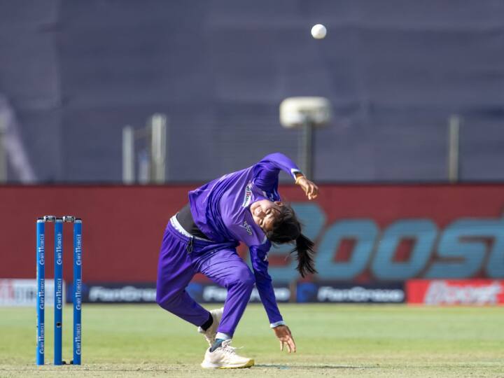 Women IPL 2022 Spinner Maya Sonawane Gets Twitterati Talking With Her Bizarre Bowling Action - WATCH Spinner Maya Sonawane Gets Twitterati Talking With Her Bizarre Bowling Action - WATCH