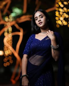 Deepthi Sunaina: నడిరాతిరిలో నీలి చందమామలా దీప్తి సునయన