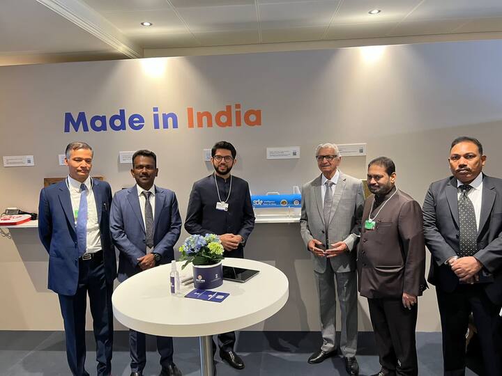 यामध्ये राज्याचे पर्यावरण मंत्री आदित्य ठाकरे, उद्योग मंत्री सुभाष देसाई, उर्जा मंत्री नितीन राऊत, मुख्यमंत्र्यांचे सहाय्यक आशिष कुमार यांच्यासह अनेक अधिकाऱ्यांचा समावेश आहे.