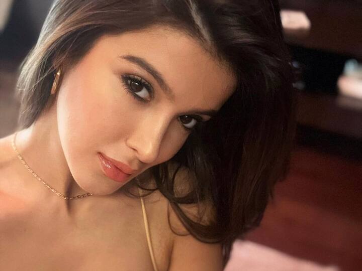 Shanaya Kapoor Drops A Killer Selfie On Instagram, Ananya Panday And Ishaan Khatter React Shanaya Kapoor Drops A Killer Selfie On Instagram, Ananya Panday And Ishaan Khatter React
