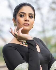 SreeMukhi: హీరోయిన్ అవ్వాల్సిన కటౌట్, ఇలా యాంకర్ మిగిలిపోయింది