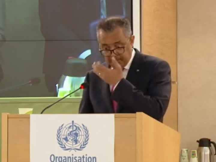WHO Chief Tedros Adhanom Ghebreyesus re-elected as WHO chief for second five-year term Video: दोबारा WHO चीफ चुने जाने पर भावुक हुए टेड्रोस घेब्रेयसस, कहा- 'मैं युद्ध का नौसिखिया'