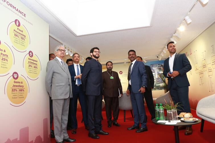 Maharashtra Inaugurates it Pavillion at WEF Davos summit makes a pledge towards sustainable development for a trillion dollar economy Davos : दावोसमध्ये महाराष्ट्राच्या पॅव्हेलियनचे उद्घाटन, ट्रिलियन डॉलर अर्थव्यवस्थेसाठी गुंतवणूक आकर्षित करणार