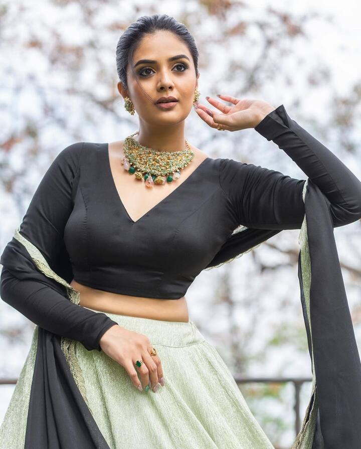 శ్రీముఖి అందమైన ఫోటోలు -Image credit: SreeMukhi/Instagram