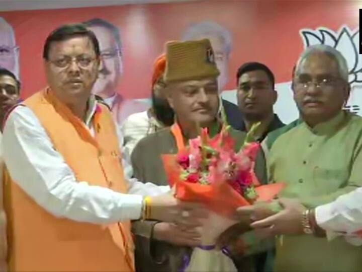 Ajay Kothiyal joins BJP in the presence of CM Pushkar Singh Dhami Ajay Kothiyal Joins BJP: उत्तराखंड में AAP के सीएम पद के उम्मीदवार रहे अजय कोठियाल बीजेपी में हुए शामिल