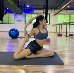 Janhvi Kapoor Unseen Photos: જાહ્નવી કપૂરની તસવીરોએ ફેન્સના દિલની ધડકન વધારી, દરેક લૂકમાં લાગે છે હોટ