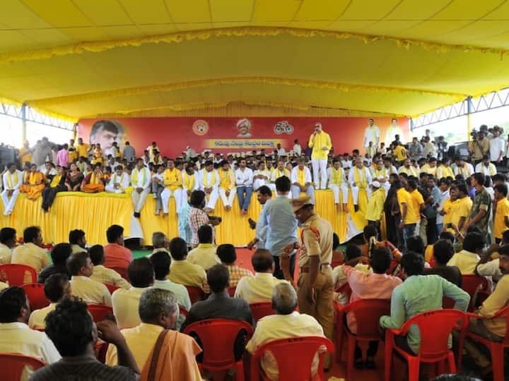 Anantapur district Telugudesam party leaders came together. Anantapur TDP Kalva :  ఏకతాటిపైకి అనంత టీడీపీ నేతలు - చంద్రబాబు టూర్ తర్వాత మారిన సీన్ !
