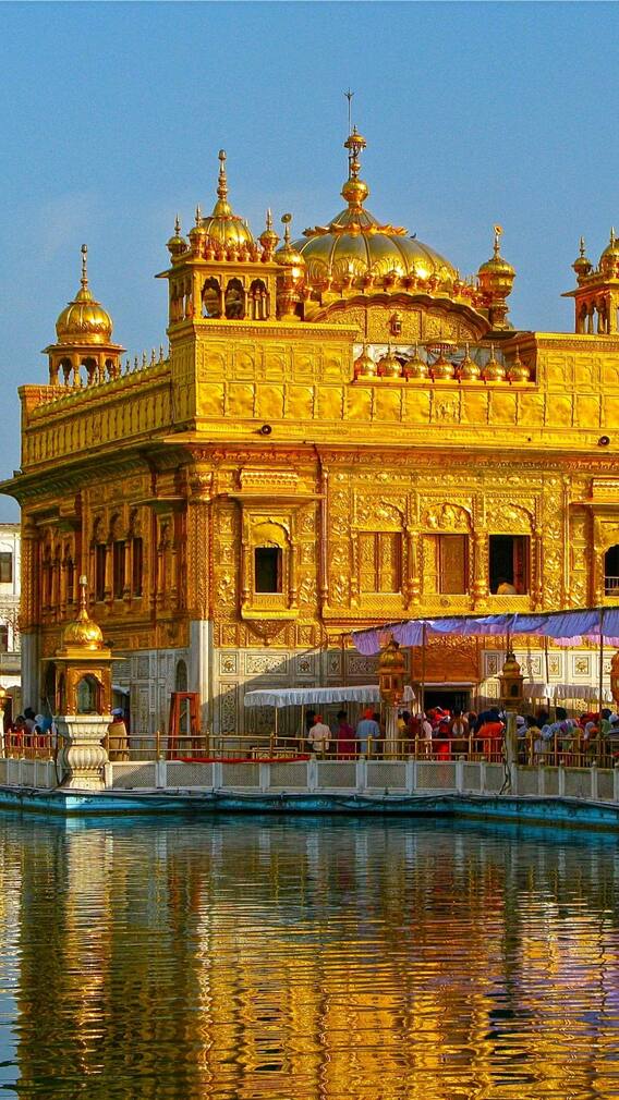 Golden Temple Amritsar: 500 किलो सोने से सजा हुआ है अमृतसर का ये मंदिर, हर रोज हजारों श्रद्धालु करते हैं दर्शन