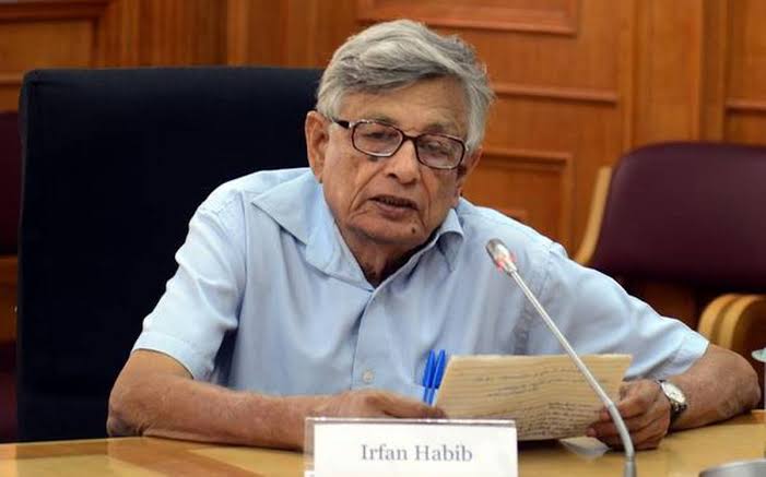 Irfan Habib : `பௌத்த விகாரங்கள் இருக்கும் இடங்களில் கோயில்களையும், மசூதிகளும் இடிப்பீர்களா?’ : வரலாற்றாசிரியர் இர்பான் ஹபீப் கேள்வி!