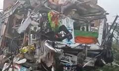 Top Hindi News: कर्नाटक में दर्दनाक हादसा, बस-ट्रक की टक्कर में 7 की मौत | Speed News