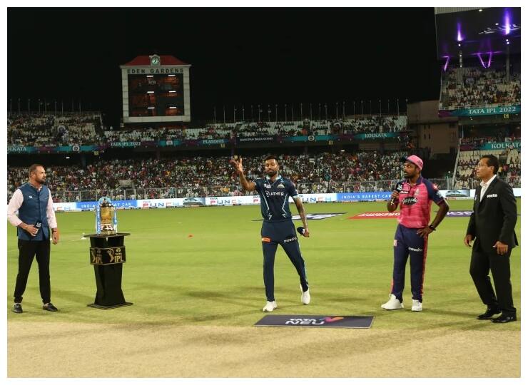 IPL 2022: Get to know most tosses loss by a captain in an IPL season GT vs RR: गुजरात के खिलाफ टॉस हारकर संजू सैमसन ने रचा इतिहास, तोड़ा धोनी का ये 'अनचाहा' रिकॉर्ड