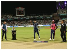 GT vs RR: गुजरात के खिलाफ टॉस हारकर संजू सैमसन ने रचा इतिहास, तोड़ा धोनी का ये 'अनचाहा' रिकॉर्ड