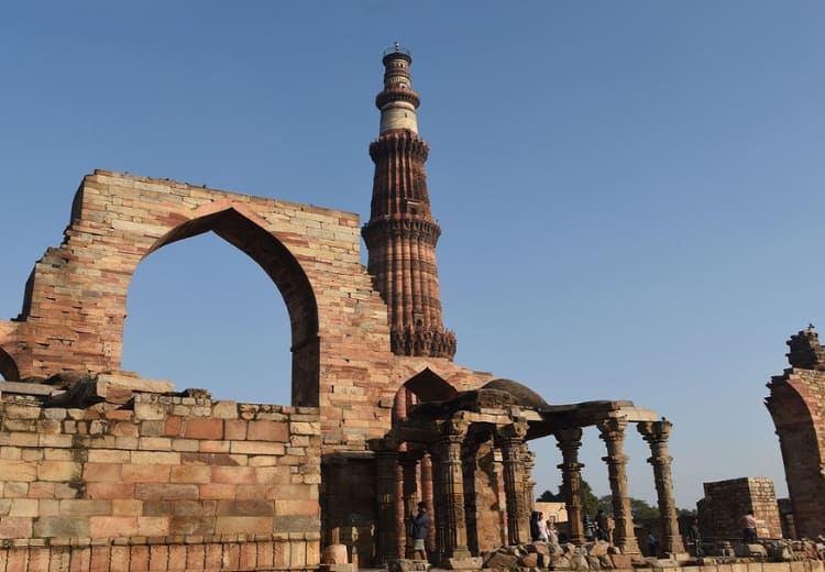 Delhi saket court refuses permission to pray in Qutub Minar premises Qutub Minar : குதூப் மினாரில் இந்து மத வழிபாடு கோரிய மனு.. வழிபாட்டுக்கு அனுமதி மறுத்த டெல்லி கிளை நீதிமன்றம்..