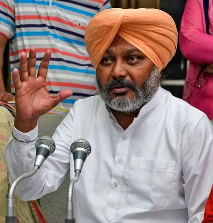 ਮਿਲਕਫੈਡ ਵਲੋਂ ਦੁੱਧ ਦੇ ਖਰੀਦ ਭਾਅ 'ਚ 21 ਮਈ ਤੋਂ 55 ਰੁਪਏ ਪ੍ਰਤੀ ਕਿੱਲੋ ਫੈਟ ਦੇ ਹਿਸਾਬ ਨਾਲ ਵਾਧਾ : ਹਰਪਾਲ ਸਿੰਘ ਚੀਮਾ Milkfed raises milk procurement prices by Rs 55 per kg fat from May 21: Harpal Singh Cheema ਮਿਲਕਫੈਡ ਵਲੋਂ ਦੁੱਧ ਦੇ ਖਰੀਦ ਭਾਅ 'ਚ 21 ਮਈ ਤੋਂ 55 ਰੁਪਏ ਪ੍ਰਤੀ ਕਿੱਲੋ ਫੈਟ ਦੇ ਹਿਸਾਬ ਨਾਲ ਵਾਧਾ : ਹਰਪਾਲ ਸਿੰਘ ਚੀਮਾ