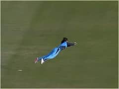 Video: हवा में डाइव लगाकर हरमनप्रीत ने पकड़ा अविश्वसनीय कैच, फैंस बोले- फ्लाइंग कौर