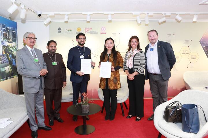 महाराष्ट्र राज्याने ग्लोबल प्लॅस्टिक अॅक्शन पार्टनरशीप यांच्यासोबत करार केला आहे.