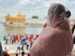 In Pics: बॉलीवुड की मशहूर अभिनेत्री अचानक पहुंची गोल्डन टेंपल, तस्वीरें आईं सामने