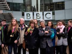 BBC Presenter Issues On-Air Apology After 'Manchester United Are Rubbish' Appears On Ticker - WATCH