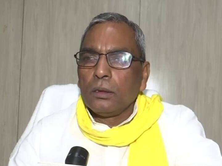 Om Prakash Rajbhar again targeted Akhilesh Yadav and said we get beaten up in his areas only ओम प्रकाश राजभर ने फिर साधा अखिलेश यादव पर निशाना, कहा- उनके इलाकों में ही हम पिट गए तो...