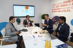 Minister KTR Day 2 Davos:సద్గురుతో కలిసి సేవ్ సాయిల్ పై మాట్లాడిన కేటీఆర్|ABP Desam