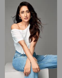 Pragya Jaiswal Photos: కూల్ గా క్యూట్ గా మాయచేస్తోన్న 'కంచె' బ్యూటీ