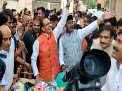 MP CM Shivraj Singh Chouhan Pulls Handcart To Collect Toys, Books For Anganwadi Children — Watch Video