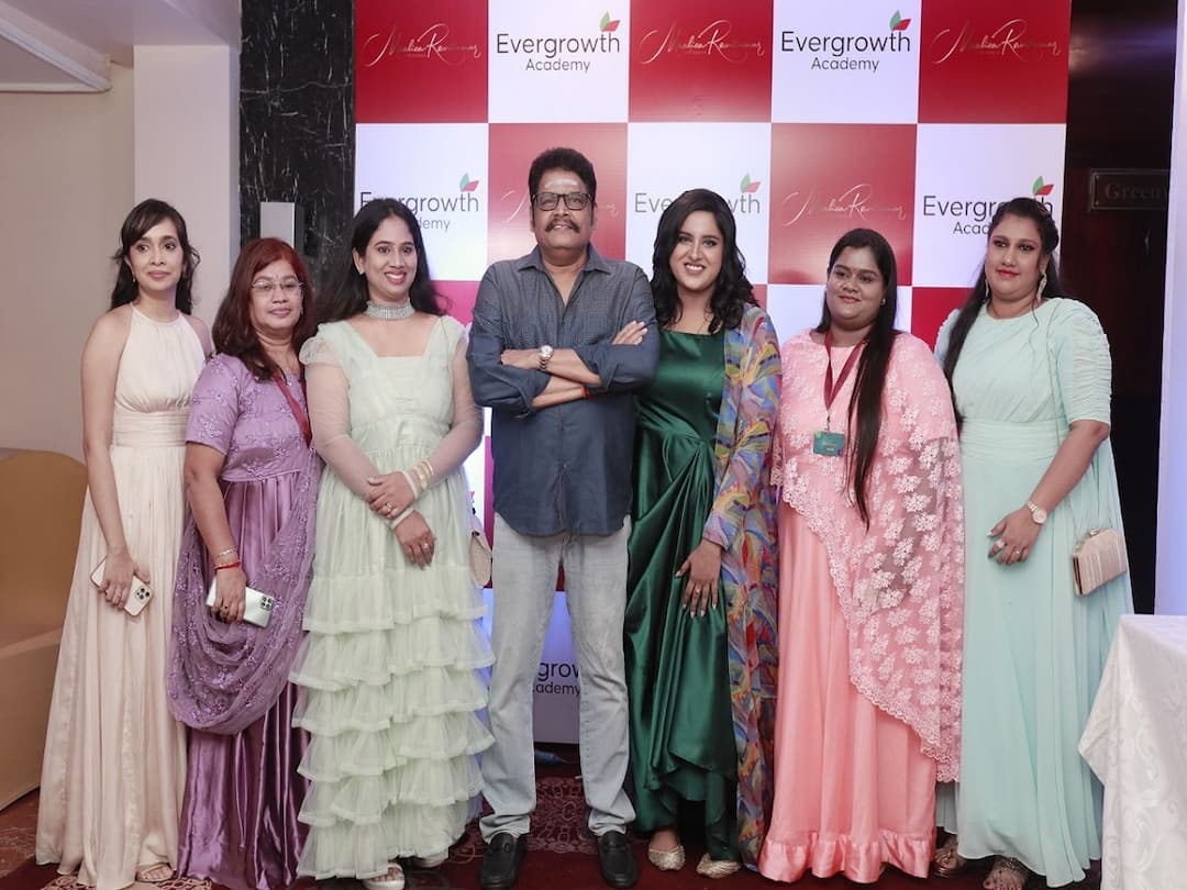 Director KS Ravikumar daughter Maalica Ravikumar launches Life Coaching Company for women KS Ravikumar Daughter: பெண்களுக்கான லைஃப் கோச்சிங்.. நிறுவனத்தை தொடங்கிய மகள்.. மேடையில் நெகிழ்ந்த கே.எஸ்.ரவிக்குமார்..!