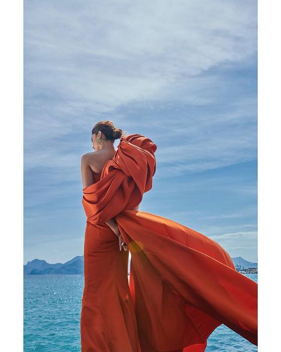 Cannes 2022: दीपिका पादुकोण का कांस से नया लुक आया सामने, ऑरेंज ड्रेस में ढाया कहर