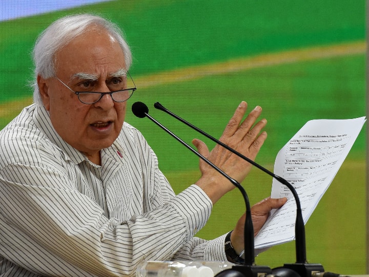 कपिल सिब्बल: वकालत और बड़ी शख्सियतों के केस लड़ना विरासत में मिला, पिता हीरा लाल सिब्बल मंटो-इस्मत चुगताई का मुकदमा लड़े थे