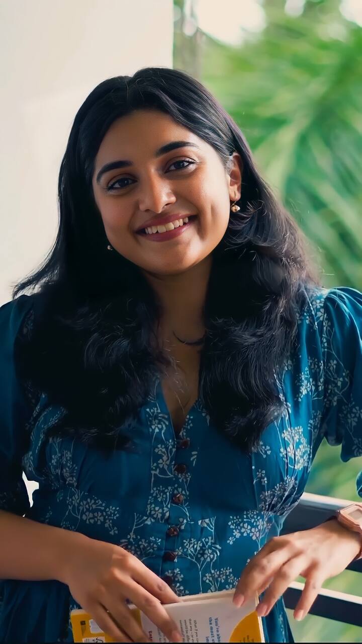என் சீனி கண்ணீர் உன்மேல் விழுகிறதே