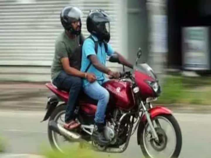 Mumbai Traffic Police New Helmet Rule Action Will be taken in Violation of Rule Mumbai Helmet Rule: बाइक पर पीछे बैठने वाले शख्स को भी लगाना होगा हेलमेट,  पढ़ें ट्रैफिक पुलिस का नया सर्कुलर