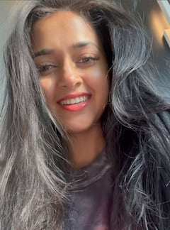 Tejasswi Prakash Photos: तेजस्वी प्रकाश ने अपनी स्माइल से जीता फैंस का दिल, करण कुंद्रा ने इस तरह किया रिएक्ट