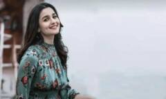 Bollywood Actress Luxury Cars: बॉलीवुड की ये हसीनाएं हैं लग्जरी कार की शौकीन, लिस्ट में Priyanka से लेकर Alia तक का नाम