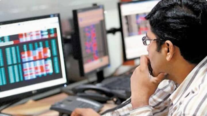 केएसबी- 1350 के स्टॉप लॉस और 1595 रुपये के टारगेट प्राइस के साथ खरीदें. 3-4 हफ्तों में 10 प्रतिशत का रिटर्न देखने को मिल सकता है.
