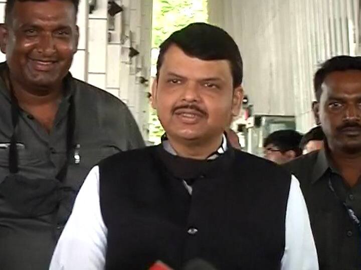 Maharashtra deputy cm Devendra fadnavis reaction on Maharashtra Karnataka border dispute  कर्नाटकचे मुख्यमंत्री सर्वोच्च न्यायालयापेक्षा मोठे नाहीत, आमचा भाग आम्हाला मिळणारच; देवेंद्र फडणवीसांचा पलटवार