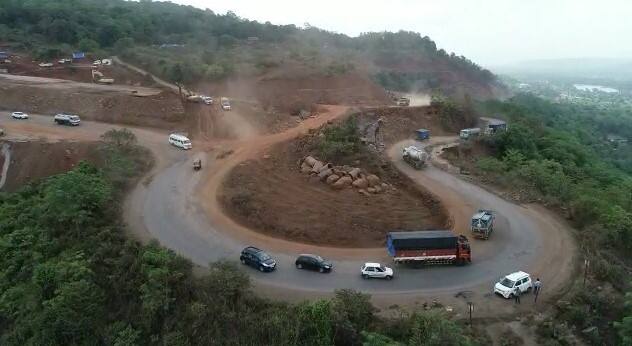 Maharashtra Marathi news Parashuram Ghat on Mumbai-Goa Highway closed Parashuram Ghat : मुंबई-गोवा महामार्गावरून प्रवास करताय? परशुराम घाट वाहतुकीसाठी बंद; दरड खाली आल्याची माहिती