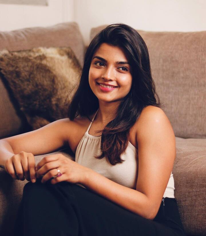 பானி பூரி போல நெல்ஞ்சில் ஓட்டை போடுறீயே