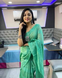 Actress Smruthi Venkat : எந்த பூவிலிருந்து வந்ததிந்த தேனோ... பச்சை சேலையில் அட்டகாசமாய் ஸ்ம்ருதி வெங்கட்!