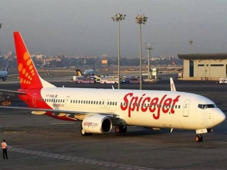 DGCA Imposes Rs 10 Lakh Fine On SpiceJet For Training Pilots On Faulty Simulator SpiceJet Fined: DGCAએ સ્પાઇસજેટને ફટકાર્યો 10 લાખનો દંડ, જાણો શું છે કારણ