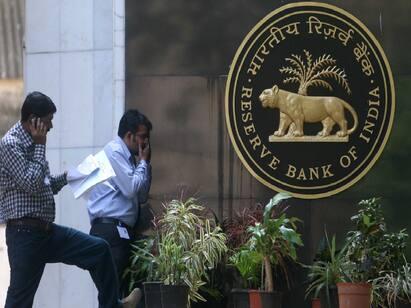 RBI Decision: Now you can get loan up to Rs 10 thousand for renovation of house RBI Decision: મકાનના સમારકામ માટે મળી શકે છે 10 લાખ રૂપિયા સુધીની લોન, જાણો RBI નો નવો ફેંસલો
