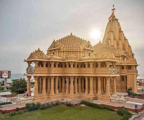 Somnath Temple History: 6 क्रूर हमलों के बाद भी भव्यता के साथ कायम है शिव का ये पावन धाम, जानिए कहानी सोमनाथ मंदिर की