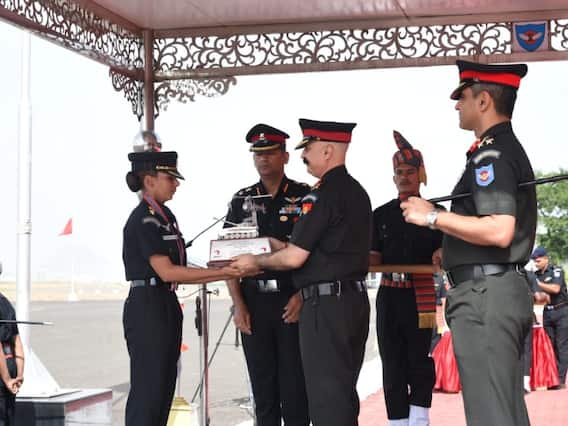 First Woman Combat Aviator: कैप्टन अभिलाषा बराक ने देश की पहली महिला कॉम्बैट एविएटर बन रचा इतिहास