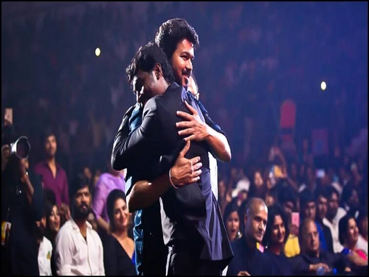 Atlee latest tweet raises speculations about the director reunion with Vijay Atlee reunion with vijay: செஞ்சிட்டா போச்சு... விஜயுடன் இணையும் அட்லி.. வைரலாகும் ட்விட்..!