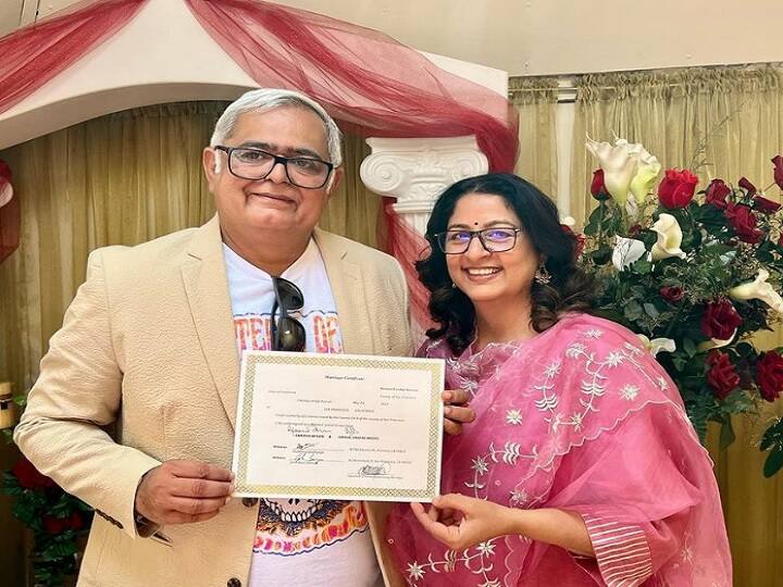 मोजक्या लोकांच्या उपस्थितीत तसेच अगदी साध्या पद्धतीनं हंसल मोहता यांचा विवाह सोहळा पार पडला.