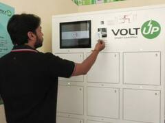 Indore News: इंदौर में बैटरी स्वैपिंग सेंटर की शुरुआत, कभी भी डिस्चार्ज बैटरी चेंज कर ले सकते हैं फुल चार्ज बैटरी