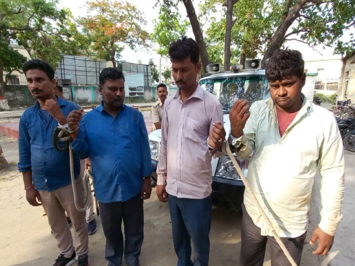 Crime News: four criminals of interstate gang arrested two bikes and many objectionable goods recovered in Gopalganj ann Crime News: अंतरराज्यीय गिरोह के 4 अपराधी गिरफ्तार, दो बाइक, 61 पुड़िया स्मैक सहित कई आपत्तिजनक चीजें बरामद